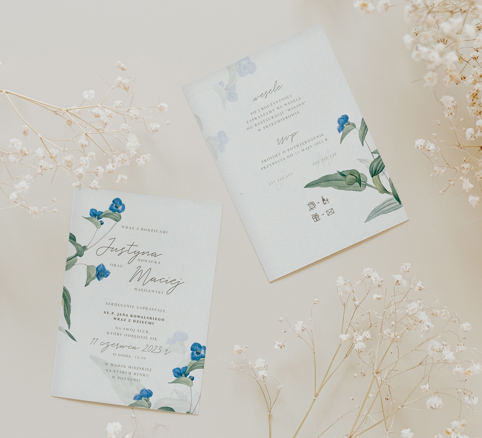 Niebieskie kwiaty - zaproszenia ślubne